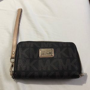 MICHAEL KORS WRISTLET